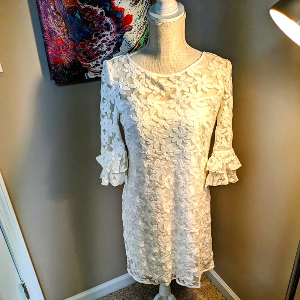 Jessica Howard Daisy Lace Overlay Dress with Ruffle Bell Sleeves size 6